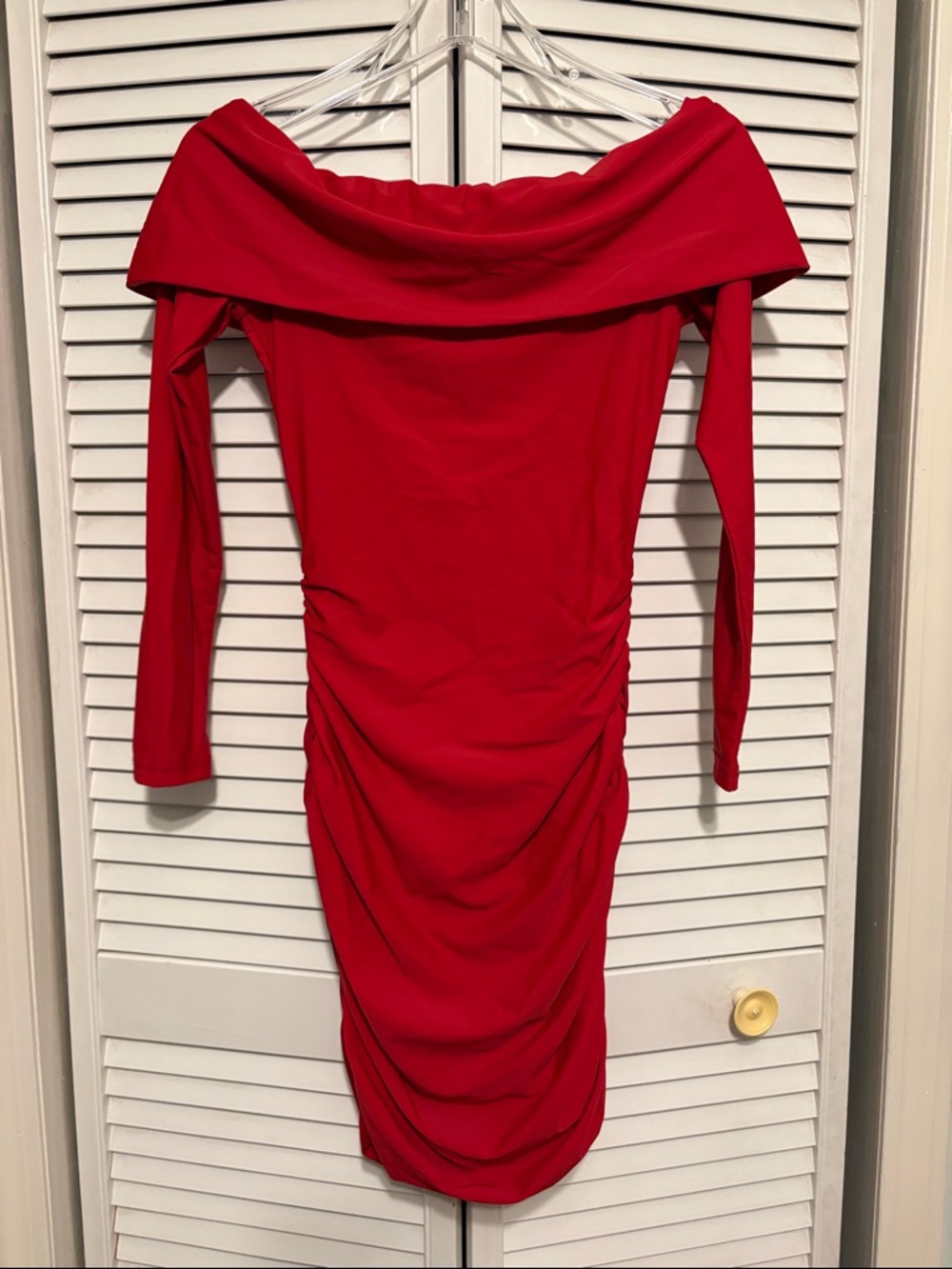 Tiger Mist Off-Shoulder Red Ruched Bodycon Dress Size M - Picture 7 of 7